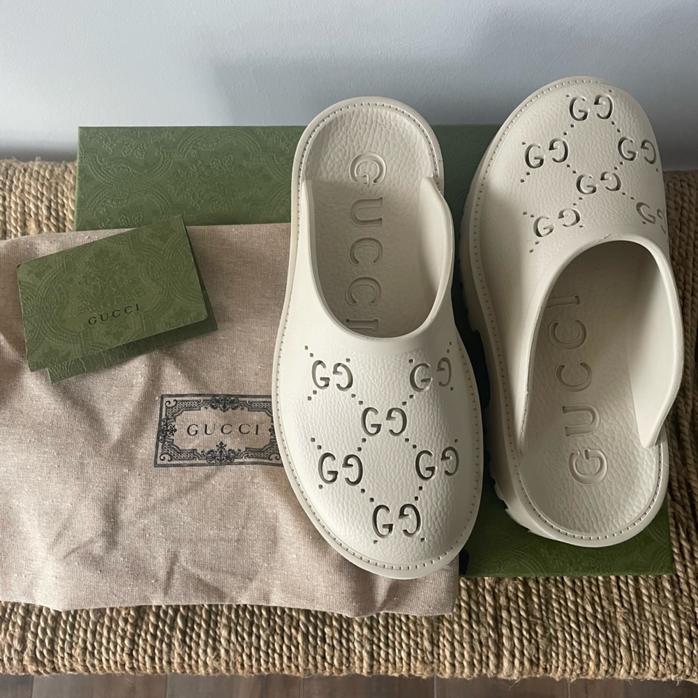 GENTLY USED GUCCI  WOMEN'S PLATFORM PERFORATED G SANDAL